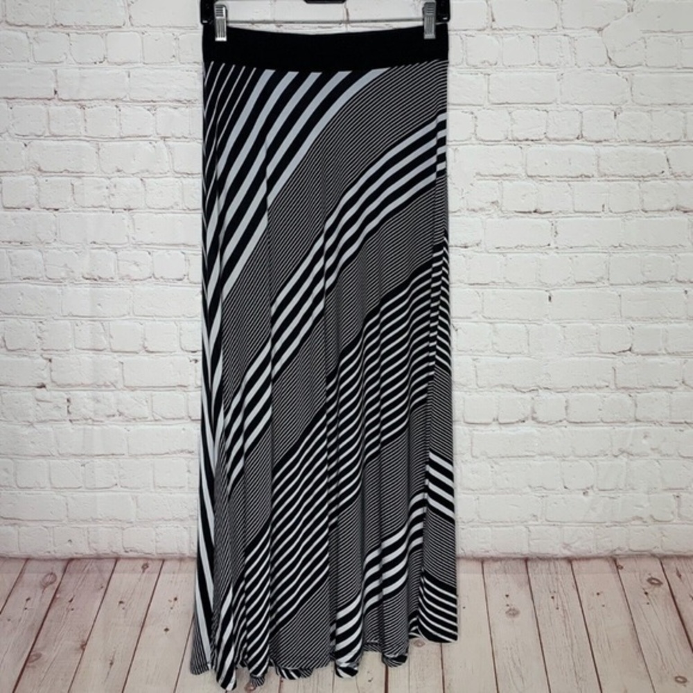 Women’s Maxi Skirt Black & White Striped Large